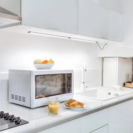 Designer Flats Louvre / Marais Apartment *