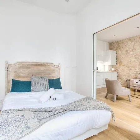 Apartment Designer Flats Louvre / Marais Paris