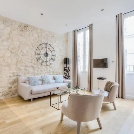 Apartment Designer Flats Louvre / Marais